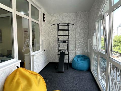 комерційна за адресою Антоновича вул. (Горького), 72