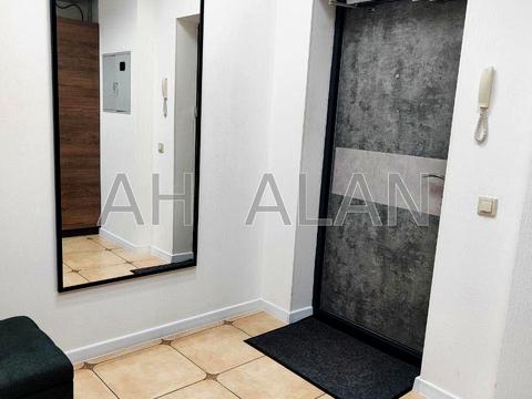 комерційна за адресою Антоновича вул. (Горького), 72