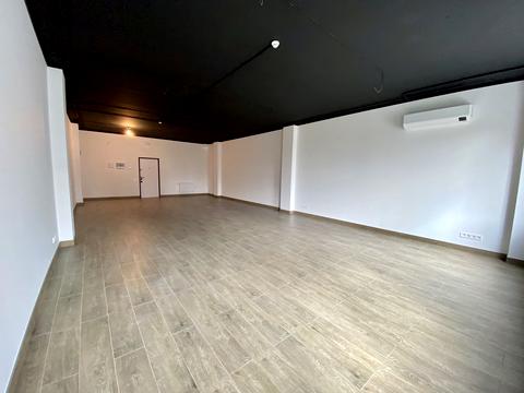 комерційна за адресою Зарічанська вул., 3/4