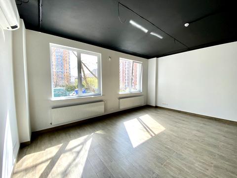 комерційна за адресою Зарічанська вул., 3/4