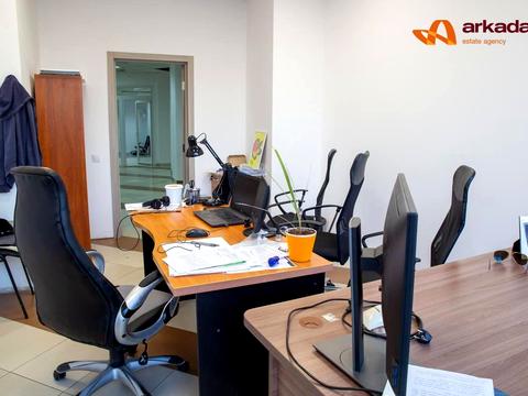 комерційна за адресою Незалежності вул., 34а