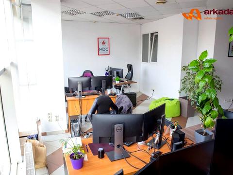 комерційна за адресою Незалежності вул., 34а