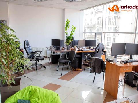 комерційна за адресою Незалежності вул., 34а