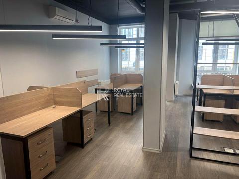 комерційна за адресою Київ, Дегтярна вул., 8