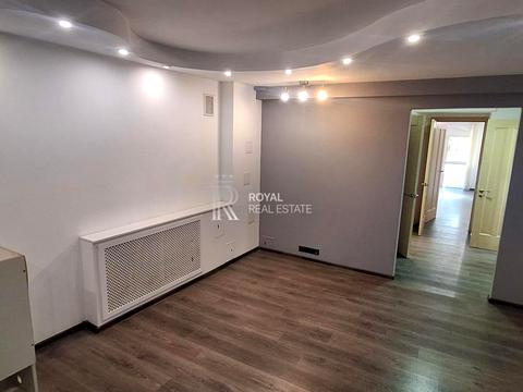 комерційна за адресою Академіка Богомольця вул., 5