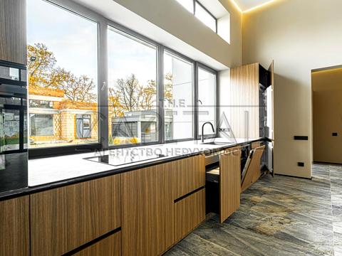 будинок за адресою с. Лісники, Підлісна, 11