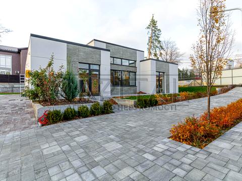 будинок за адресою с. Лісники, Підлісна, 11