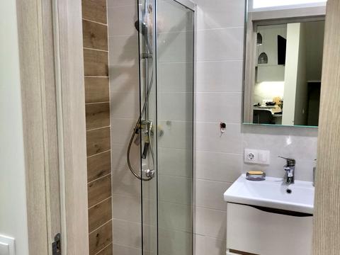 дом по адресу Степана Бандери, 1