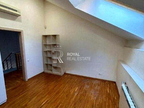 комерційна за адресою Хрещатик вул. (Kreschatic), 25