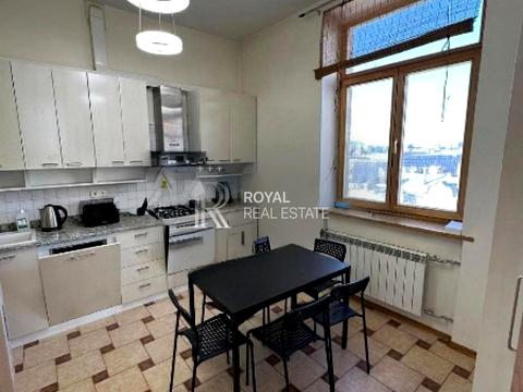 комерційна за адресою Хрещатик вул. (Kreschatic), 25