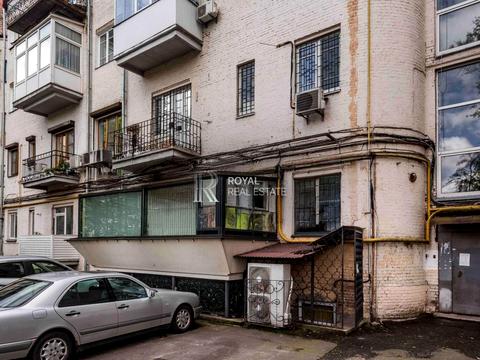 комерційна за адресою Лютеранська вул., 21/12