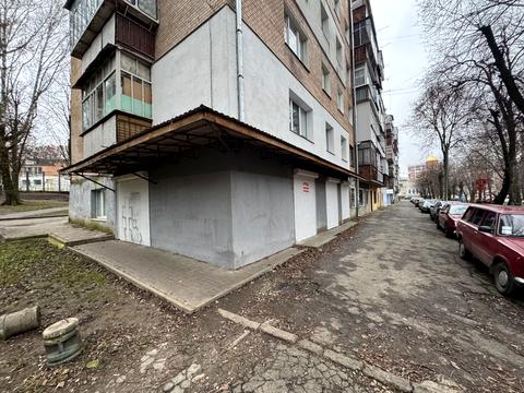 комерційна за адресою Інститутська вул., 20/1