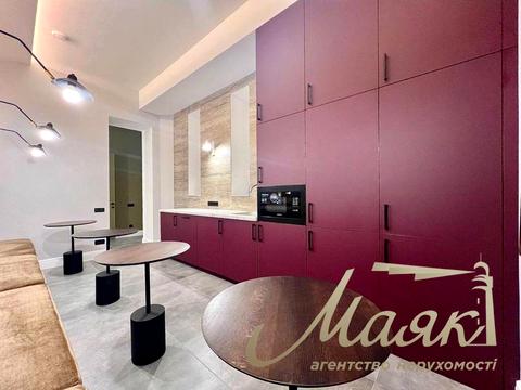 комерційна за адресою Богдана Хмельницького вул., 32