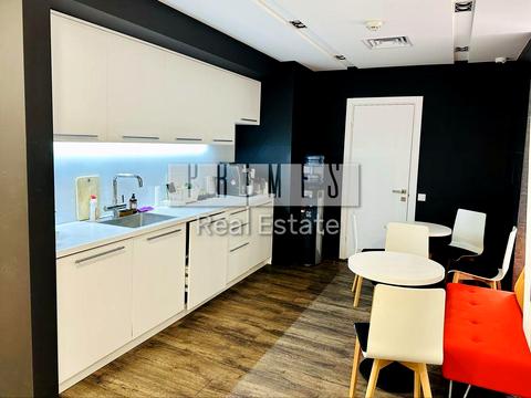 комерційна за адресою Спортивна пл., 3