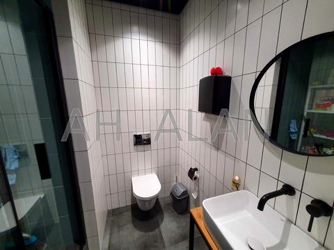 комерційна за адресою Межигірська вул., 3