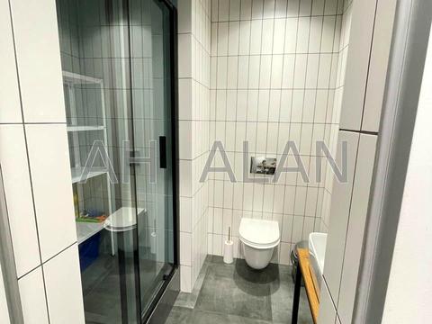 комерційна за адресою Межигірська вул., 3