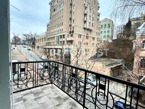 комерційна за адресою Архітектора Городецького вул., 17/1