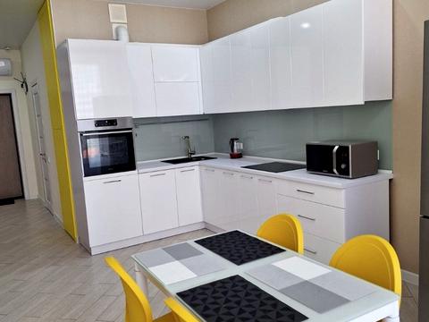 квартира за адресою Літературна вул., 12