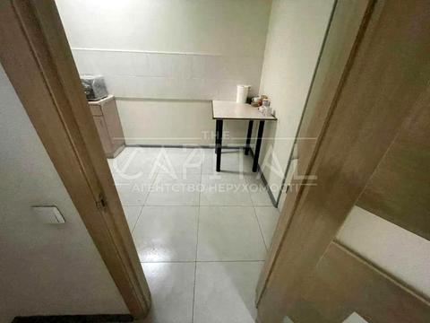 комерційна за адресою Анни Ахматової вул., 22