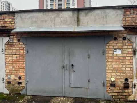 паркомісце за адресою Івана Виговського вул. (Маршала Гречка), 6 Б