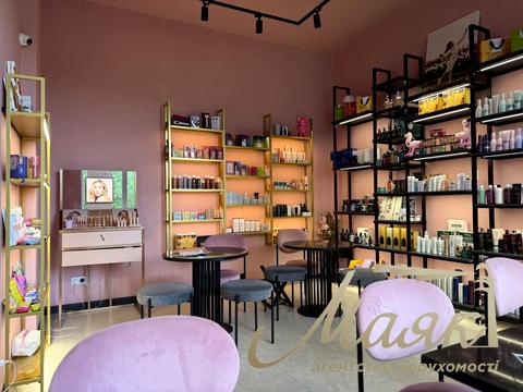 коммерческая по адресу Андрея Верхогляда ул. (Михайла Драгомирова), 15-Б