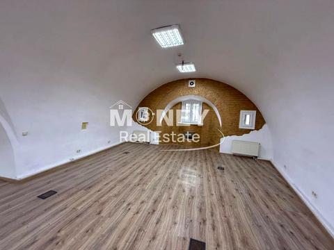 комерційна за адресою Рибальська вул., 22