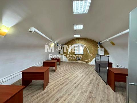 комерційна за адресою Рибальська вул., 22