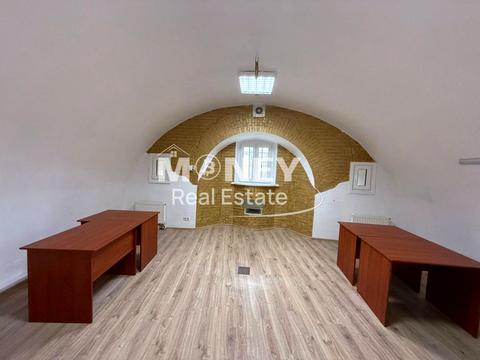 комерційна за адресою Рибальська вул., 22