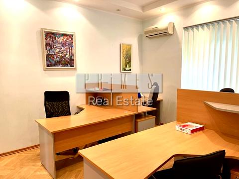 комерційна за адресою Банкова вул., 12