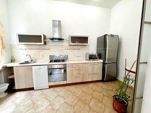 комерційна за адресою Шота Руставелі вул., 34