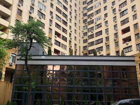 комерційна за адресою Золотоустівська вул., 52