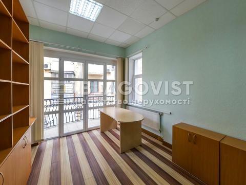 комерційна за адресою Саксаганського вул., 67