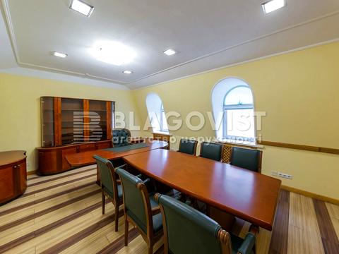 комерційна за адресою Саксаганського вул., 67