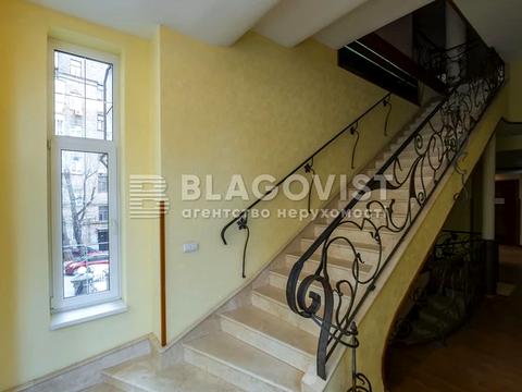 комерційна за адресою Саксаганського вул., 67