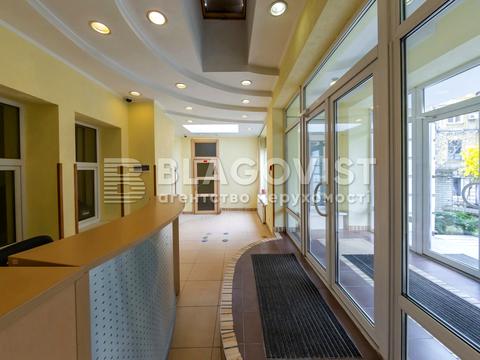 комерційна за адресою Саксаганського вул., 67