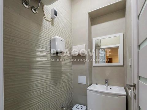 комерційна за адресою Саксаганського вул., 67