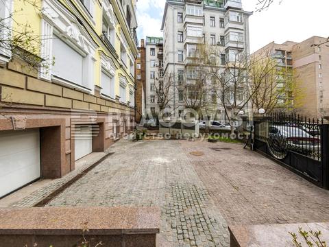 комерційна за адресою Саксаганського вул., 67