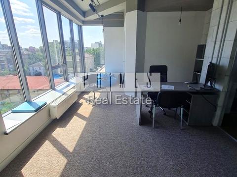 комерційна за адресою Вадима Гетьмана вул., 6