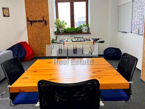 комерційна за адресою Верхній Вал вул., 10