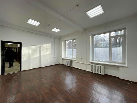 комерційна за адресою Стратегічне шосе (Науки), 2-А