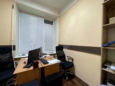 комерційна за адресою Стратегічне шосе (Науки), 2-А