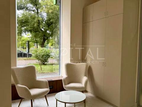 комерційна за адресою Русанівська набережна вул., 8