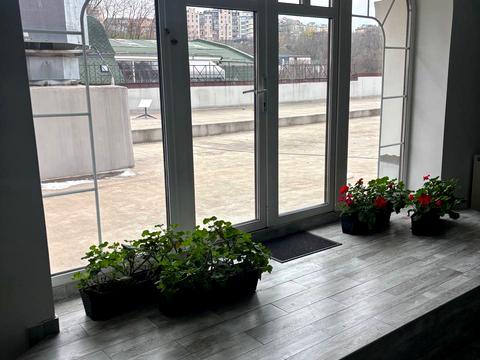 комерційна за адресою Воздвиженська вул., 45