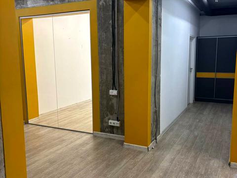 комерційна за адресою Воздвиженська вул., 45