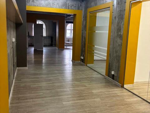 комерційна за адресою Воздвиженська вул., 45