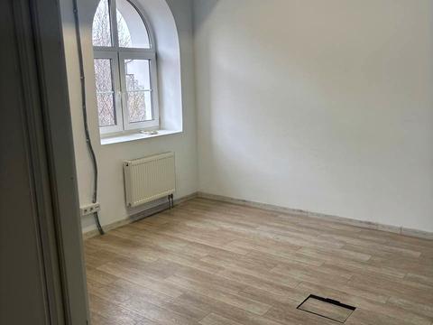 комерційна за адресою Воздвиженська вул., 45