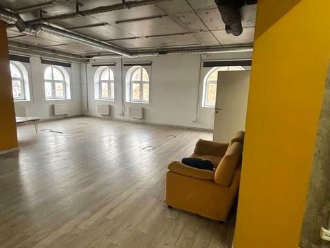 комерційна за адресою Воздвиженська вул., 45