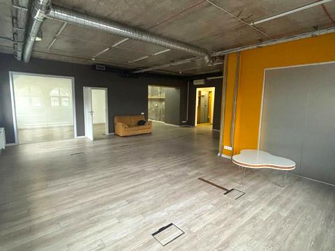 комерційна за адресою Воздвиженська вул., 45