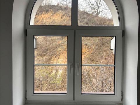 комерційна за адресою Воздвиженська вул., 45