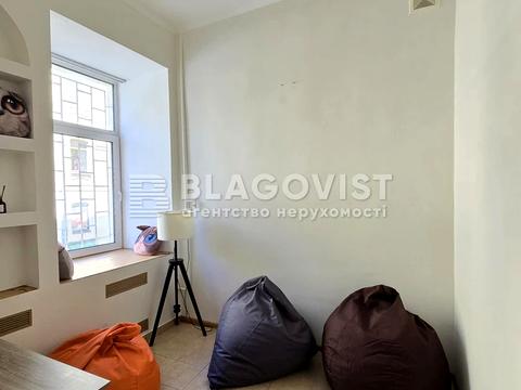 комерційна за адресою Мала Житомирська вул., 16/3